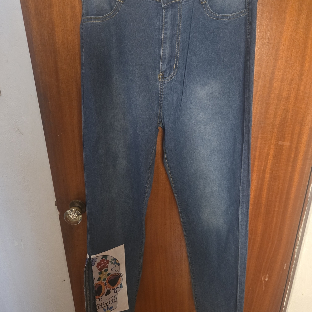 Men's Blue Jeans with Skull Patch - Picture 1 of 5